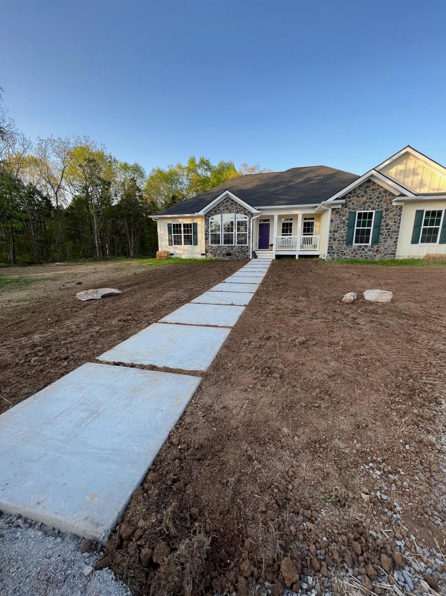 Residential concrete driveway approach — Complete Concrete TN